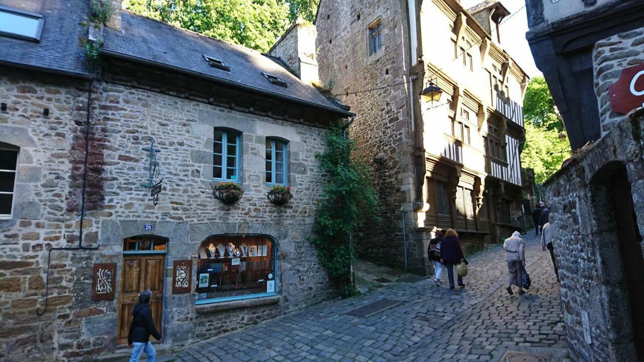 Maison Du Petit Fort Villa Dinan Exteriör bild